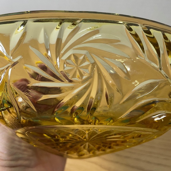 Vintage Indiana Glass Triangle Covered Candy Dish Amber Pinwheel Bowl w Lid MCM - Picture 6 of 9